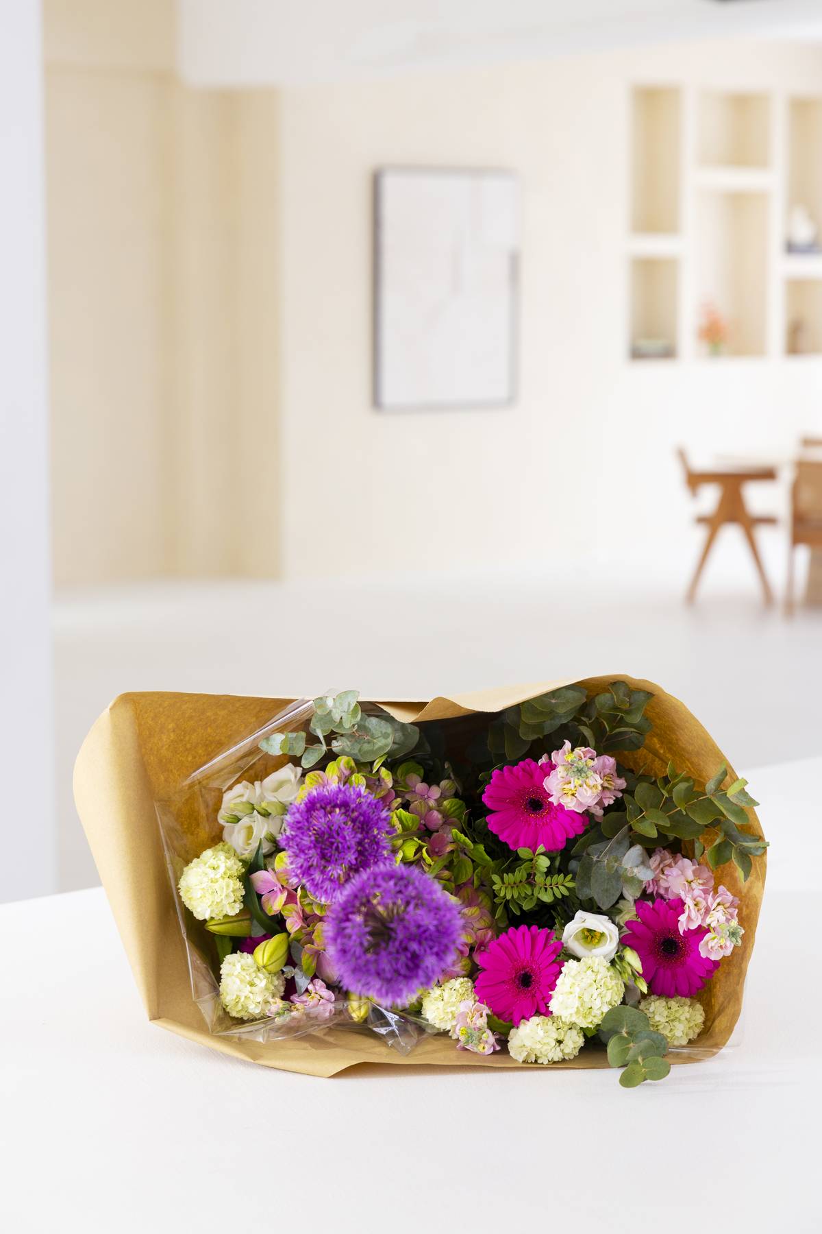 Bloemen in verpakking bloemist