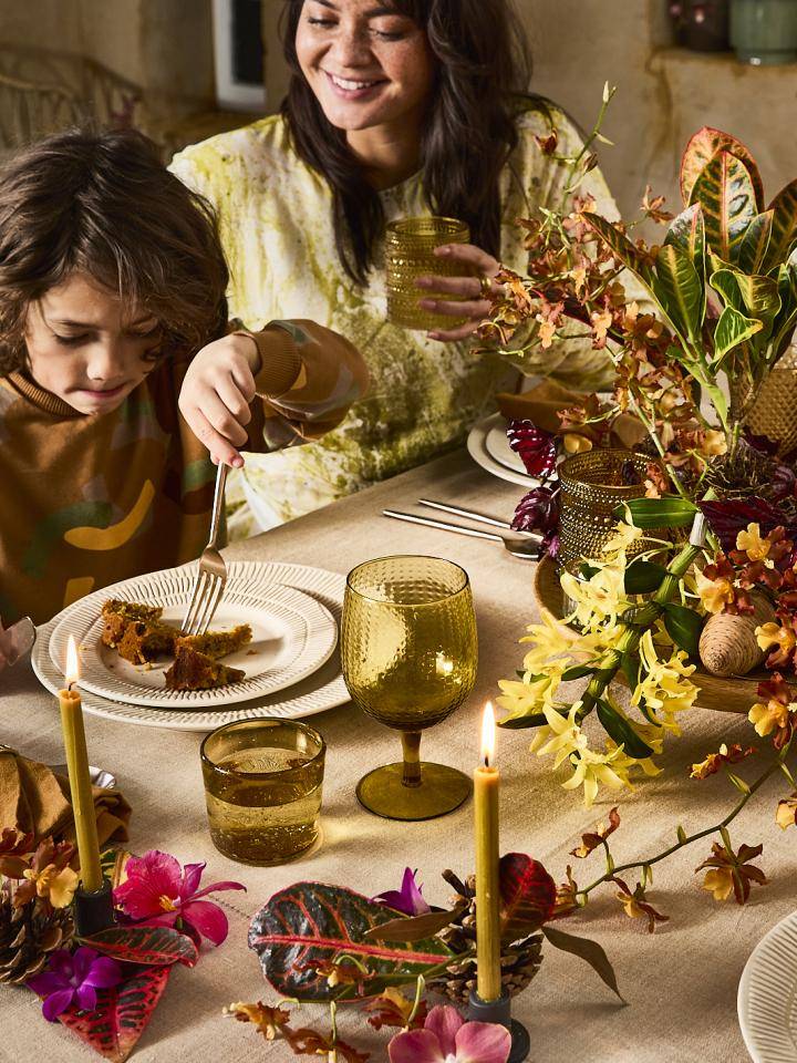 BBH_Xmas_22_Binnen tafel achter_5350