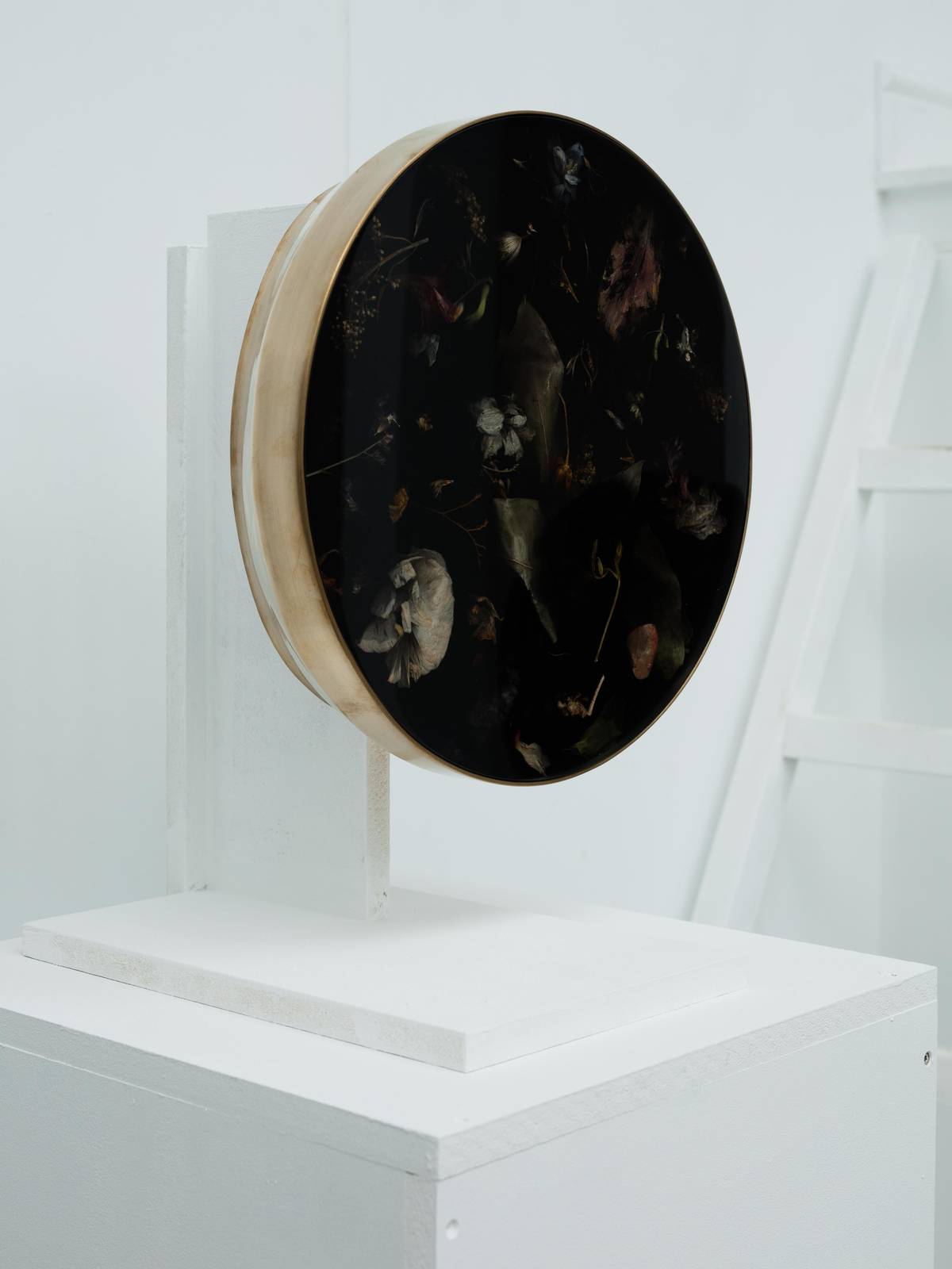 Kunstobject met bloemen