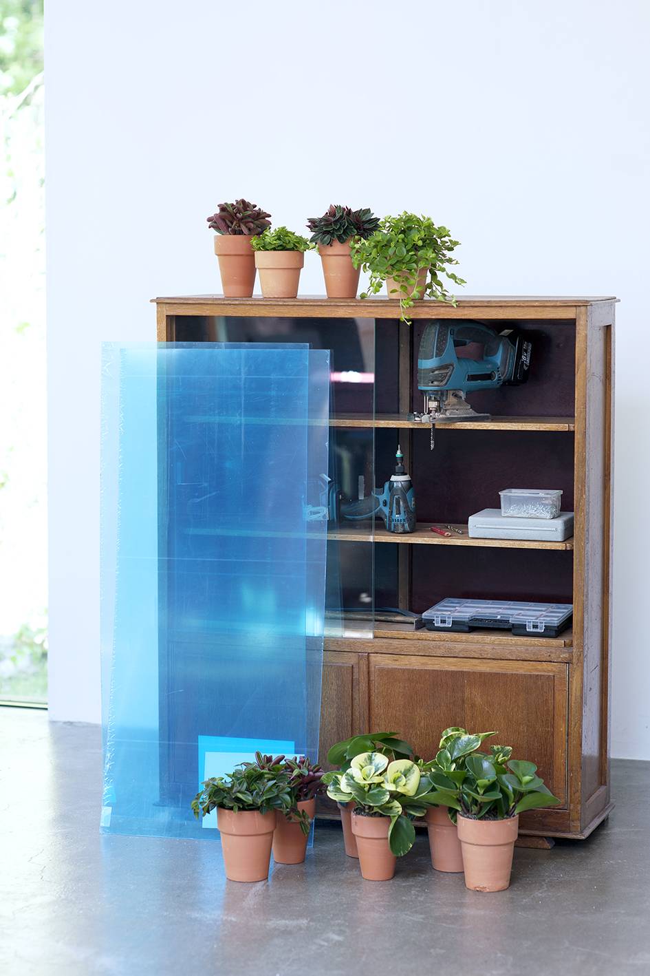 Houten kast met gereedschap