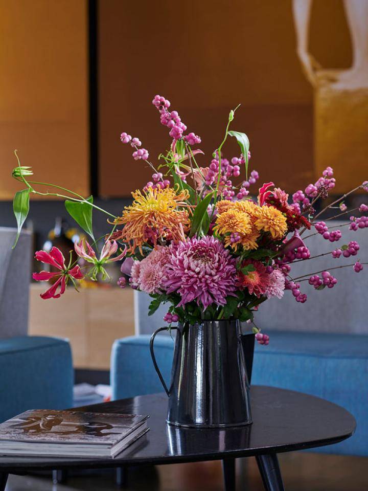 Boeket met Chrysant in de kleuren oranje, paars
