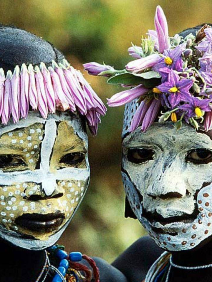 De kostuums van mensen uit Afrika