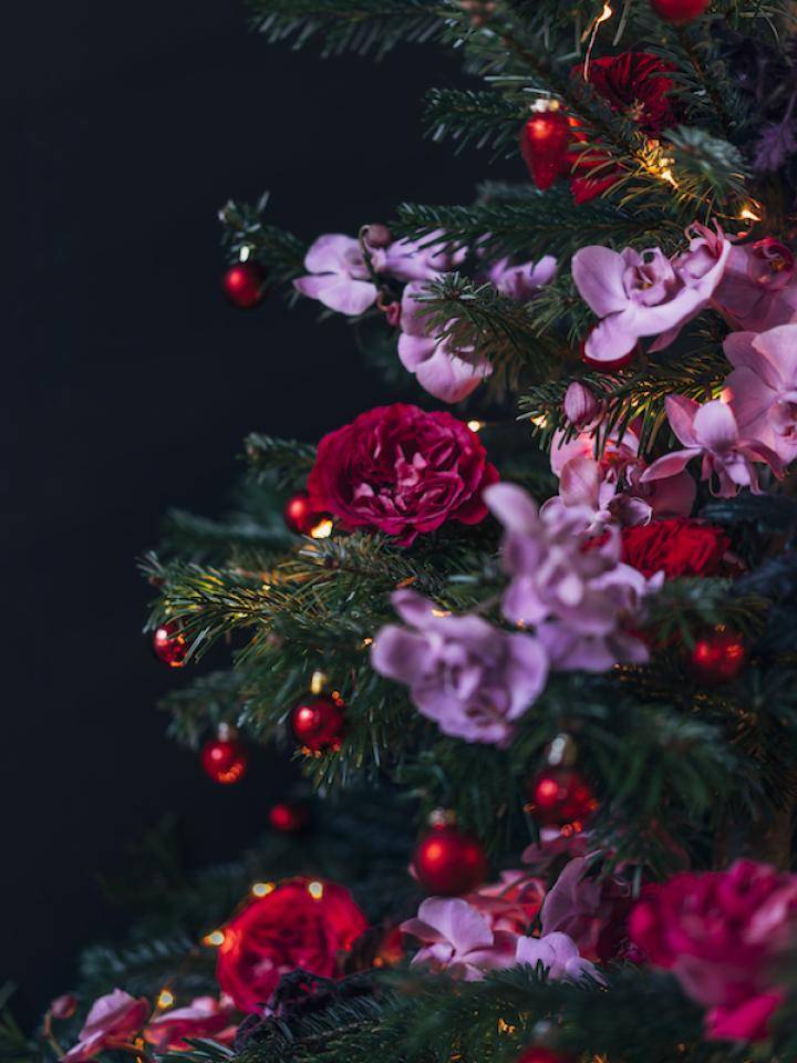 kerstboom_met_bloemen_-_mooiwatbloemendoen