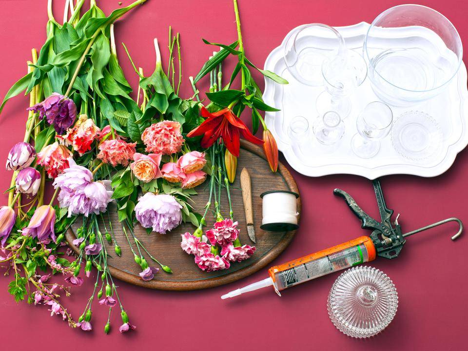 diy maak een bijzondere bloemenkroonluchter
