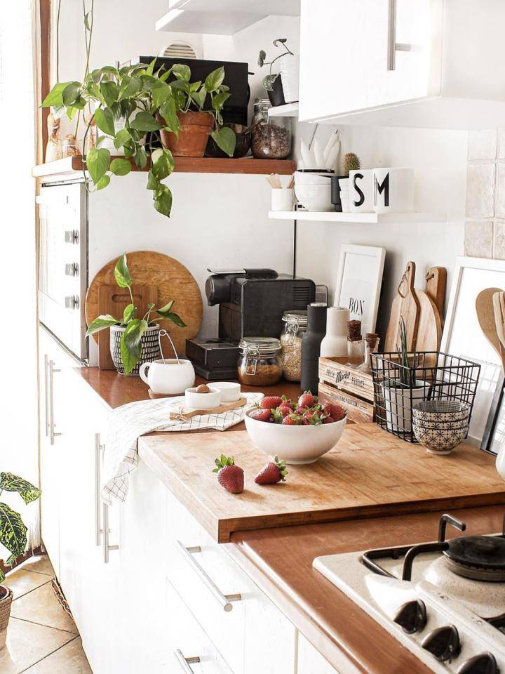 Keuken met planten @thewhitehoneyhome
